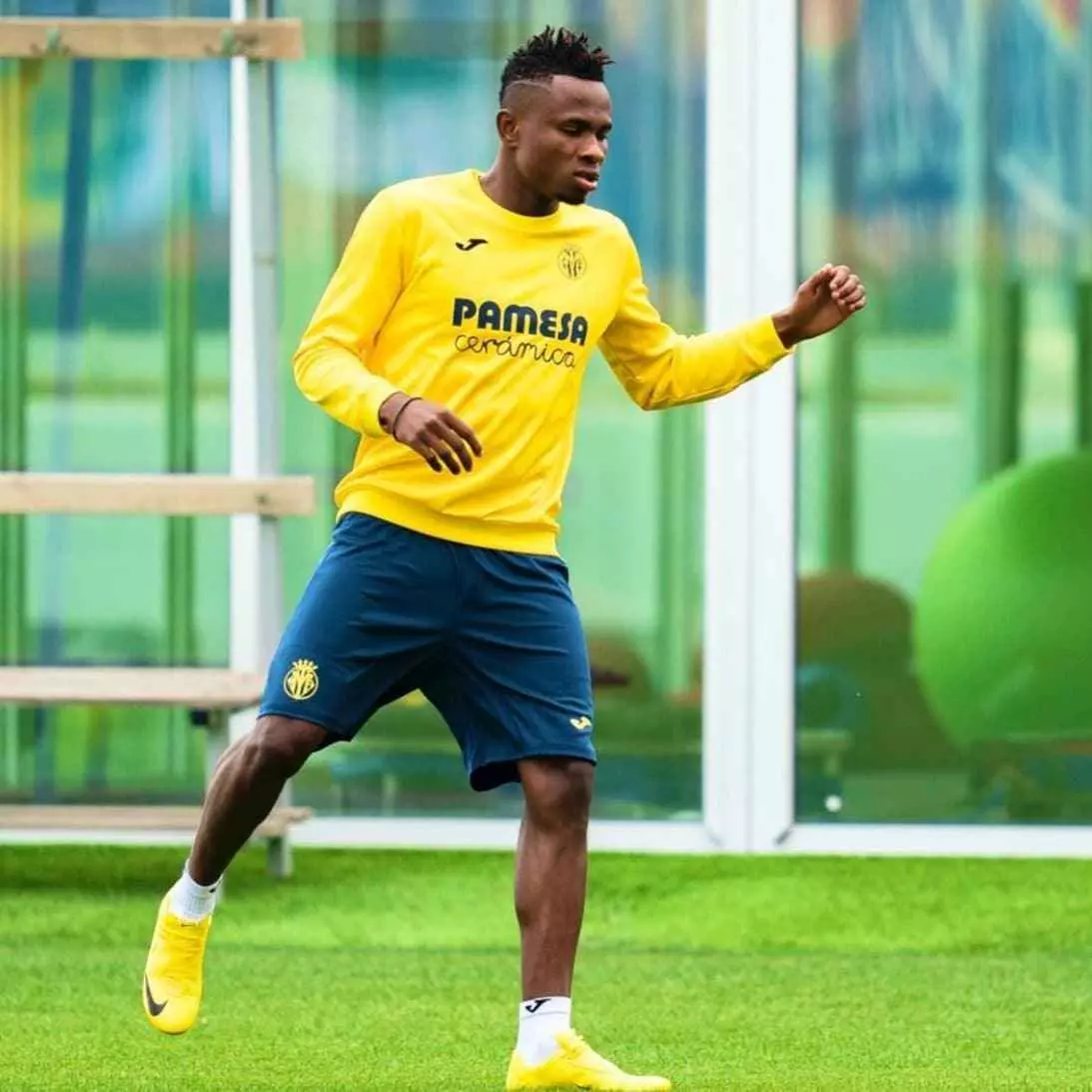 Villarreal Boss Emery Provides Update On Injured Chukwueze