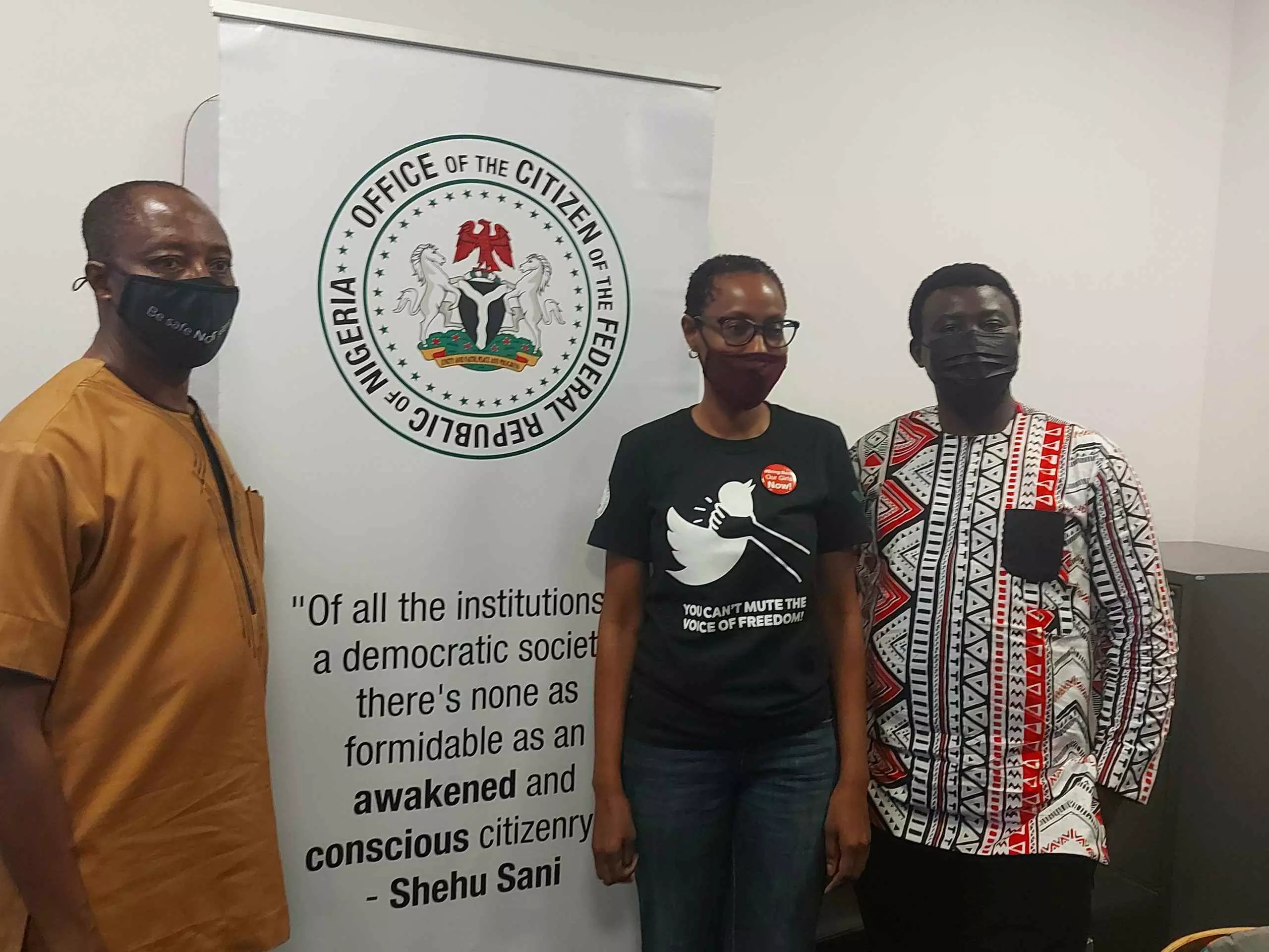 L-R: Ayode Longe, Programmes Director, Media Rights Agenda (MRA), and Gbenga Sesan, Executive Director, Paradigm Initiative (PIN) during a press conference on 100 days after #TwitterBan